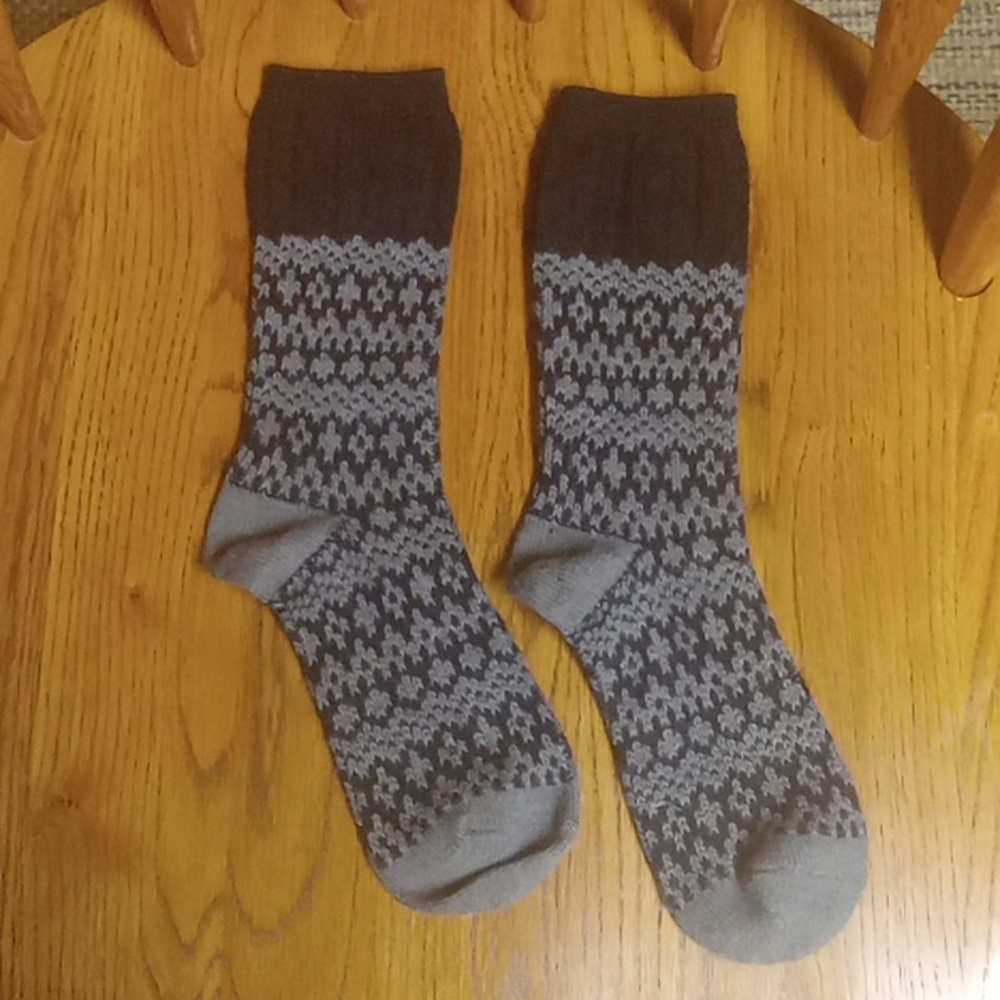 Patterned Gray And Black Socks - image 6